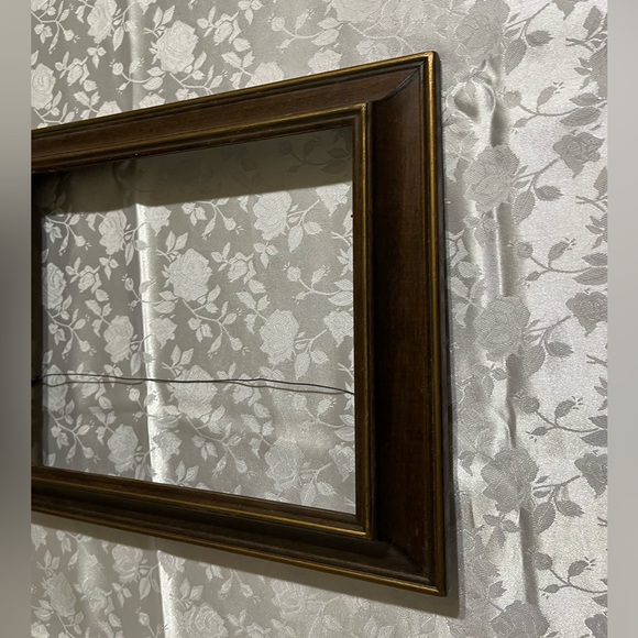 Antique Victorian Deep Walnut with gold trim Picture Frame - Picture 3 of 15